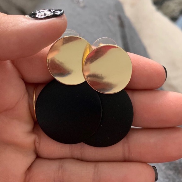 Double Round Earrings - Picture 2 of 4